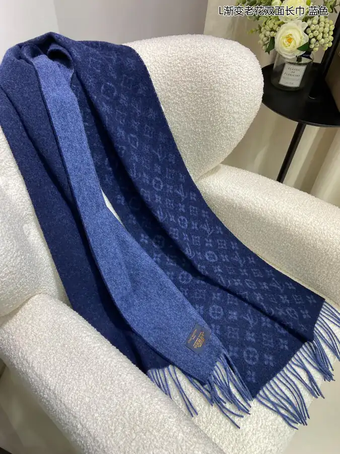 L Gradient Monogram Double sided Scarf Elegant and Trendy