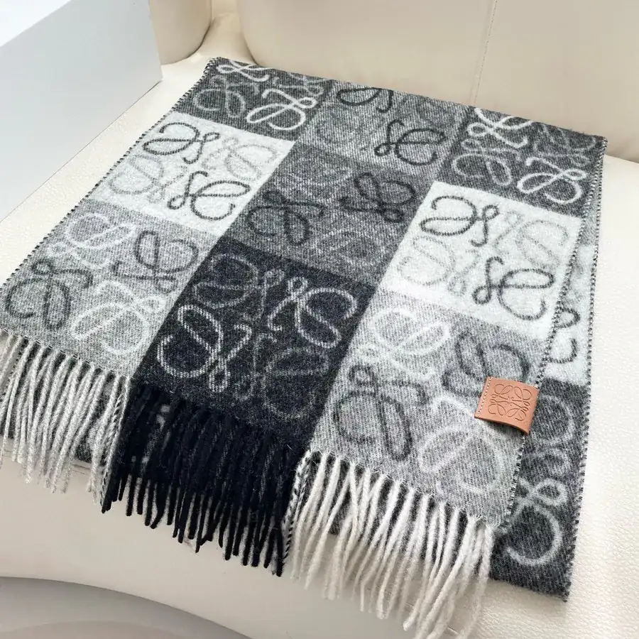 LW Stripe Scarf Classic Logo Design