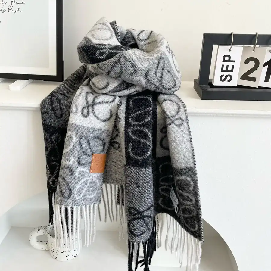 LW Stripe Scarf Classic Logo Design
