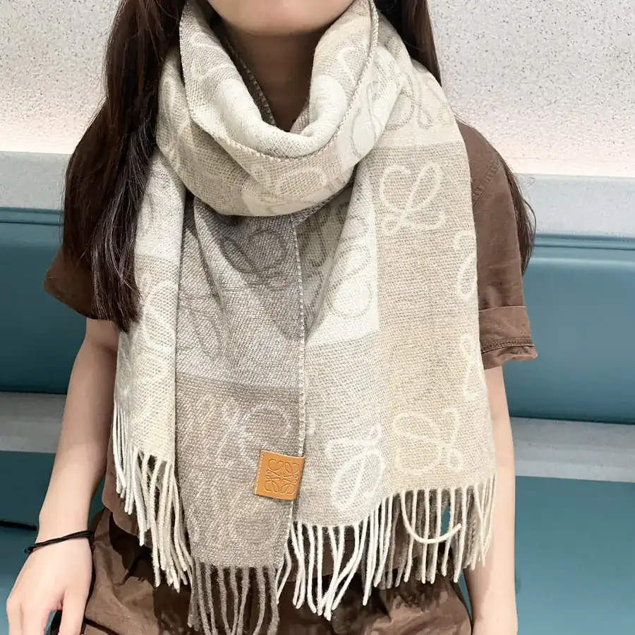 LW Stripe Scarf Luxury Brand, Classic Logo Design