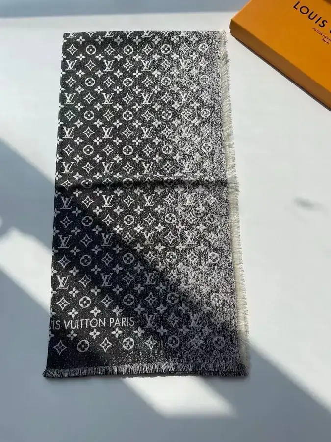 Luxury Shoulder Bag from Lu Jia, Featuring Gradient Monogram Pattern