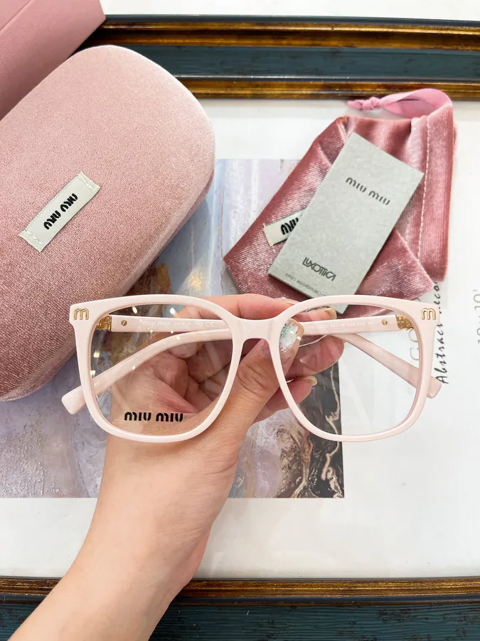 MIU MI* Sunglasses VMU 63ZS
