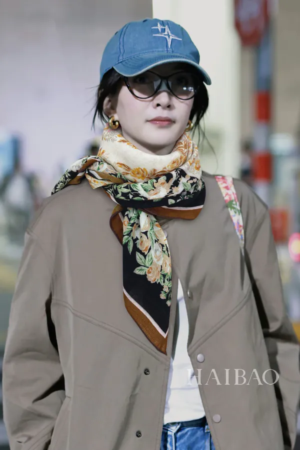 Luxury Cashmere Scarf [Interlocking Floral 140]
