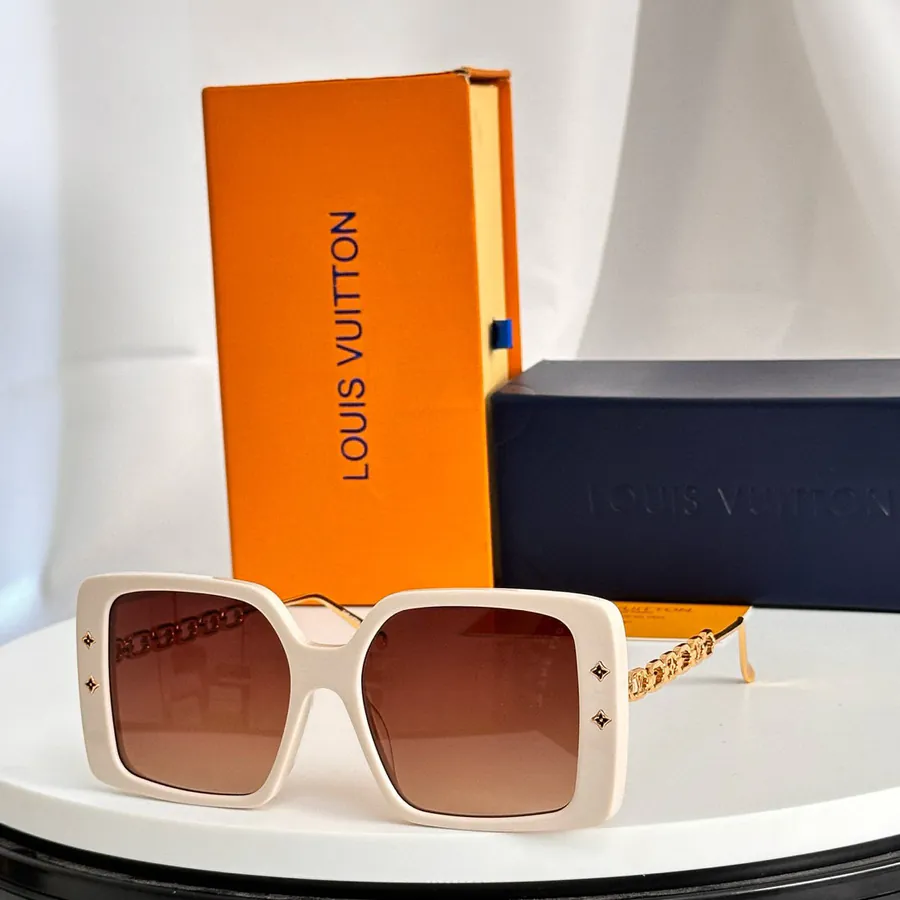 P100 Z2107E Ladies Sunglasses