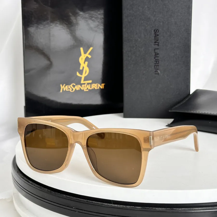 SAINT LAUREN SL556 Sleek and Modern Design