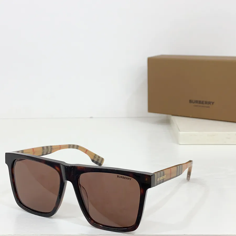 P95 Burberr* Barbour Square Sunglasses