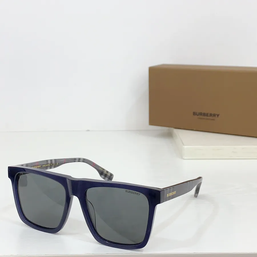 P95 Burberr* Barbour Square Sunglasses