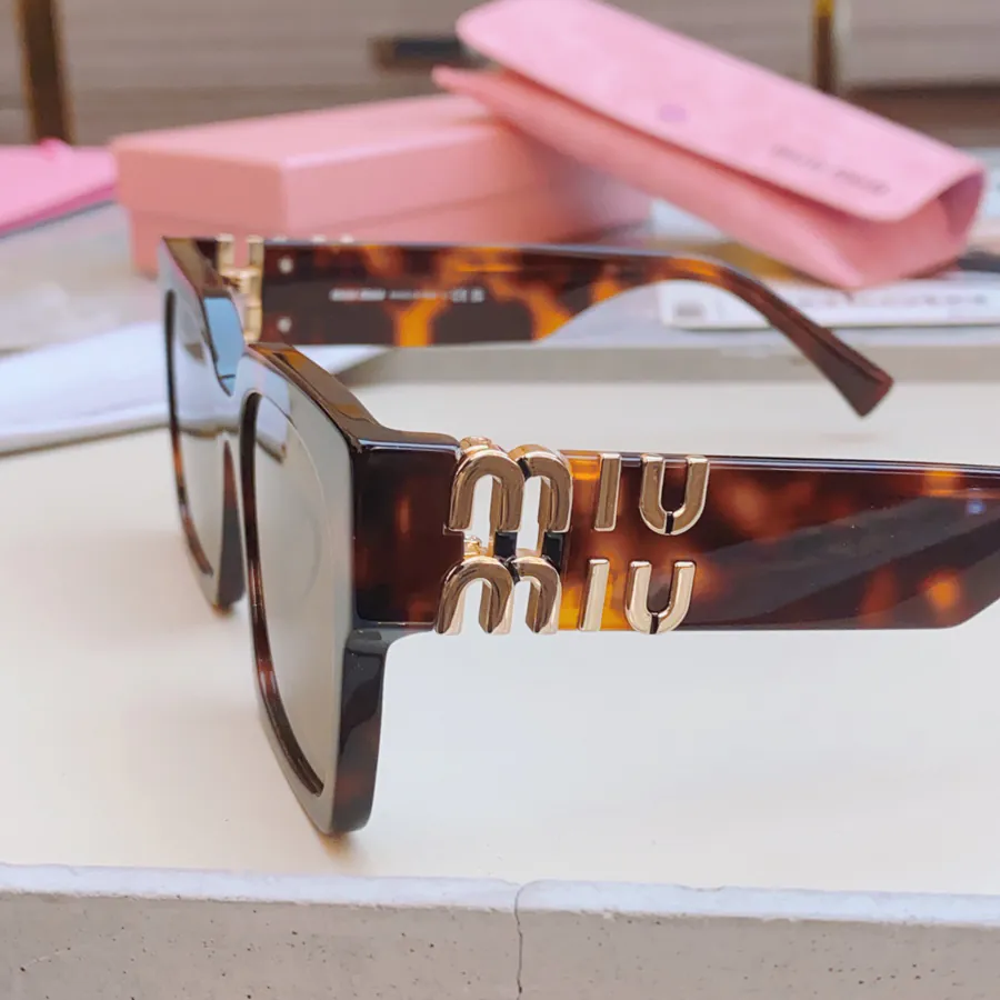 MIU MI* New Sunglasses VMU 04U