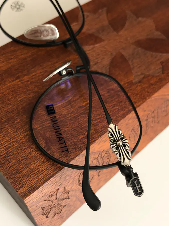 Vagidictorian Black Frame Retro Gold Thin Frame