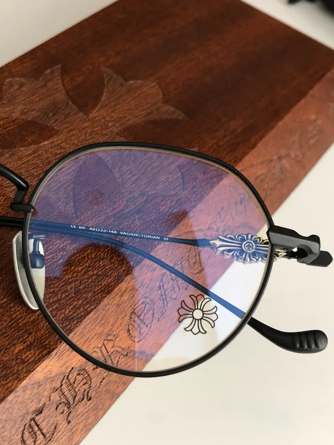 Vagidictorian Black Frame Retro Gold Thin Frame