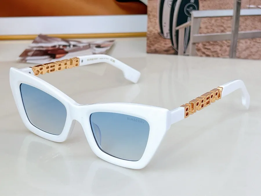 Burberr P135