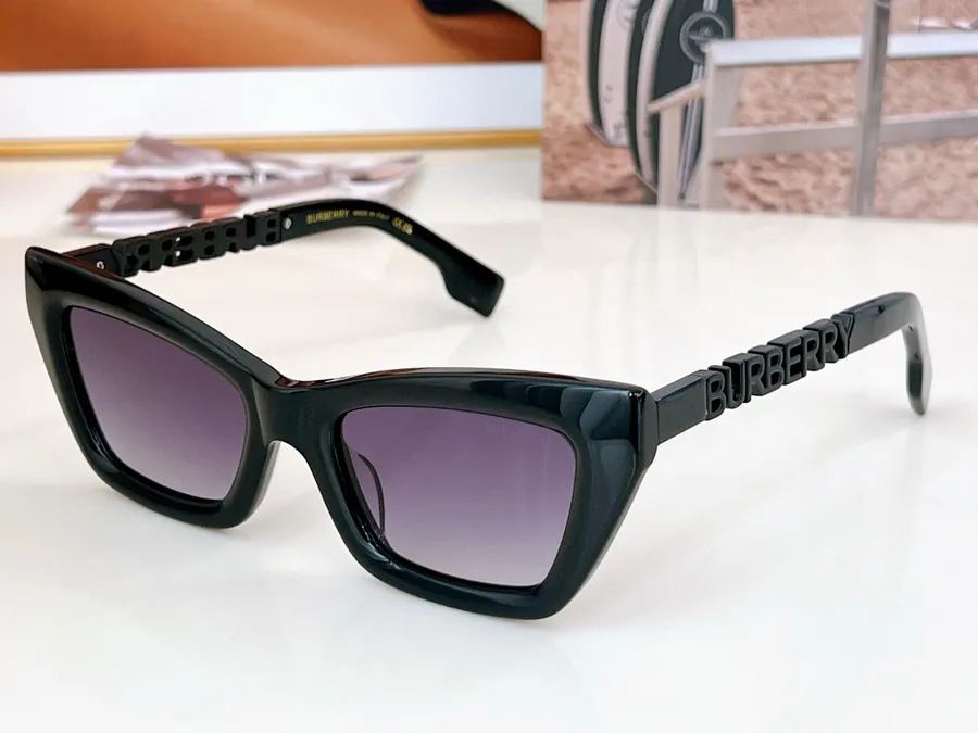 Burberr P135