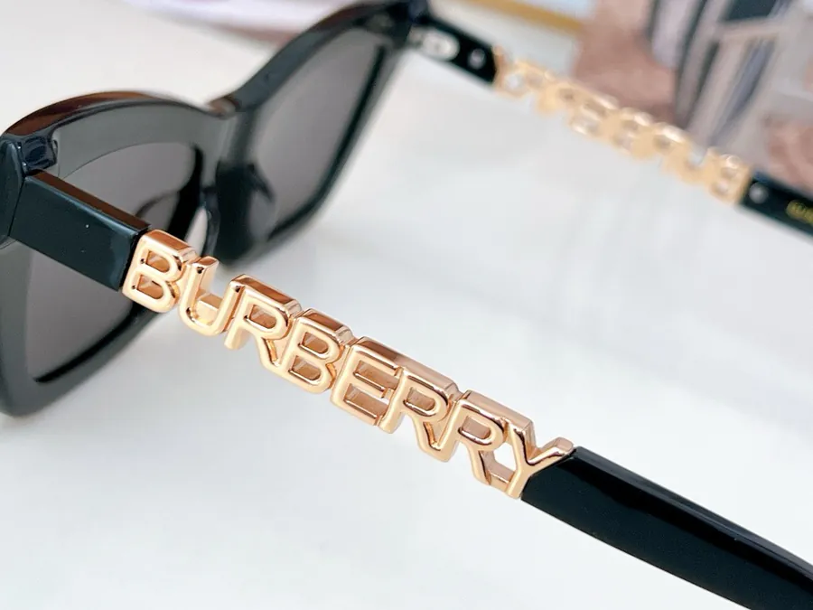 Burberr P135
