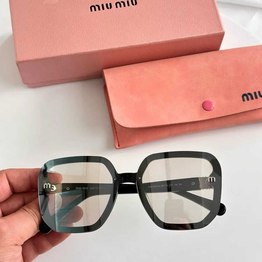 MIU MI* Bucket Bag