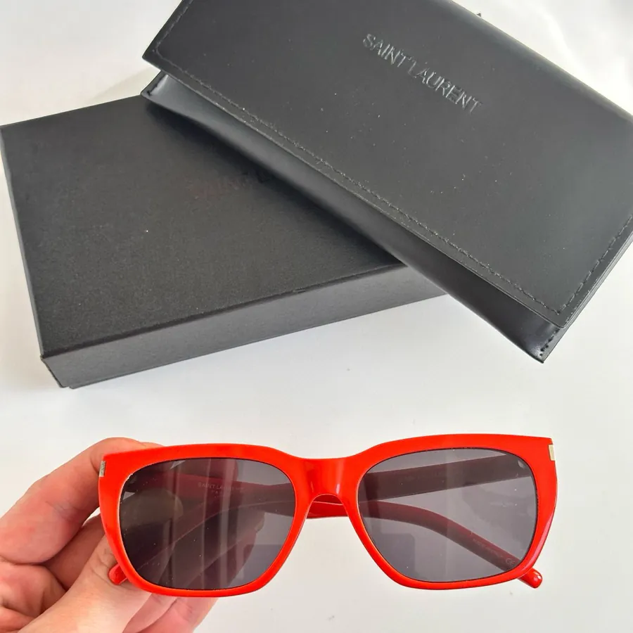 SAINT LAUREN SL598 Sleek and Modern Frame