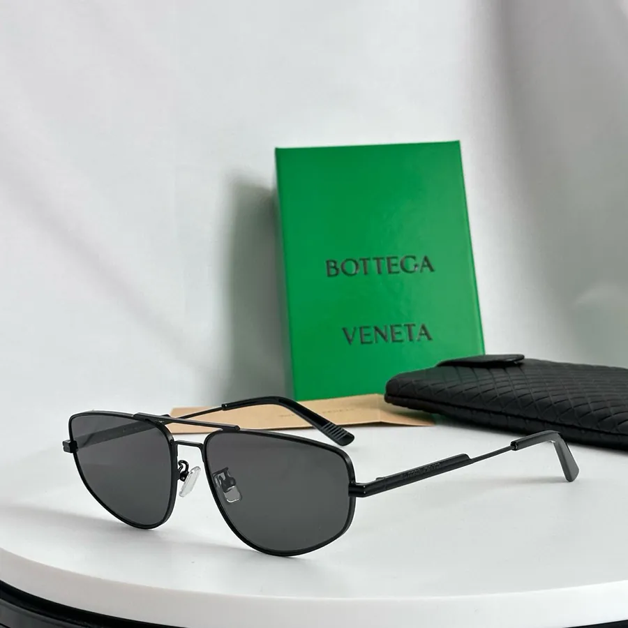 BOTTEGA VENET Bucket Bag in Grained Calfskin