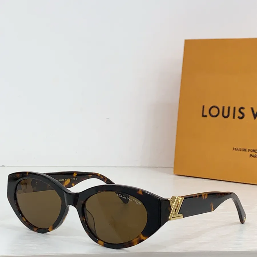 LVMH Louis Vuitto Z2104E