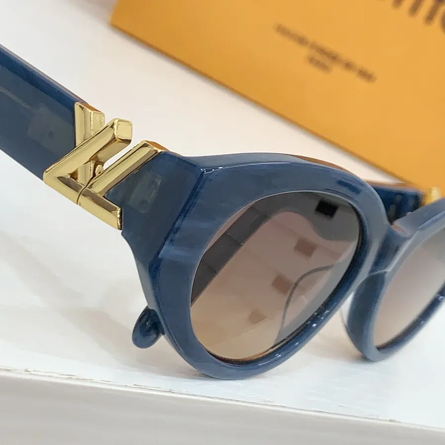 LVMH Louis Vuitto Z2104E