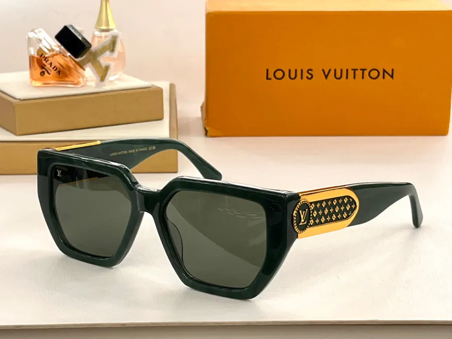 Louis Vuitto* Bucket Bag