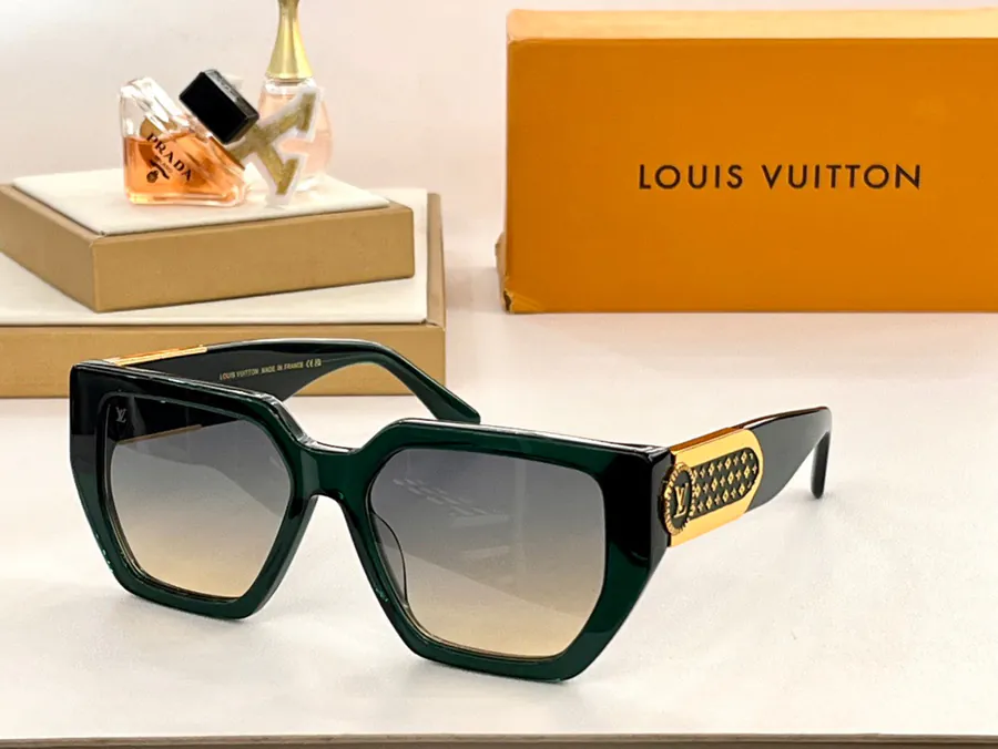 Louis Vuitto* Bucket Bag