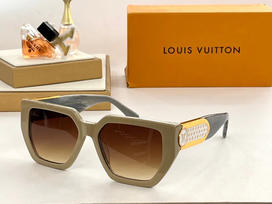 Louis Vuitto* Bucket Bag