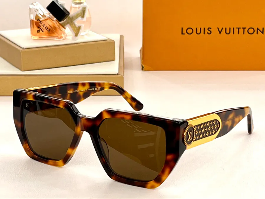 Louis Vuitto* Bucket Bag