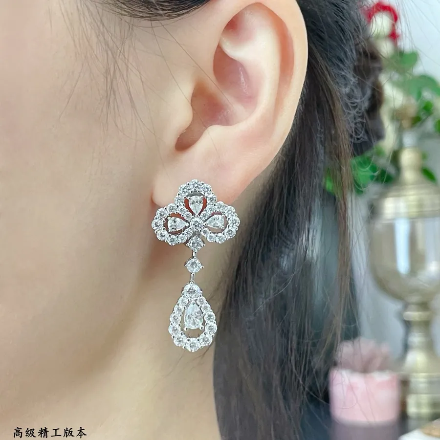 HW Sea Ray Winston Diamond Stud Earrings