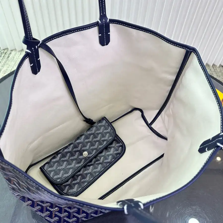 Saint Louis Tote Bag Minimalist Design with Grained Calfskin and Linen