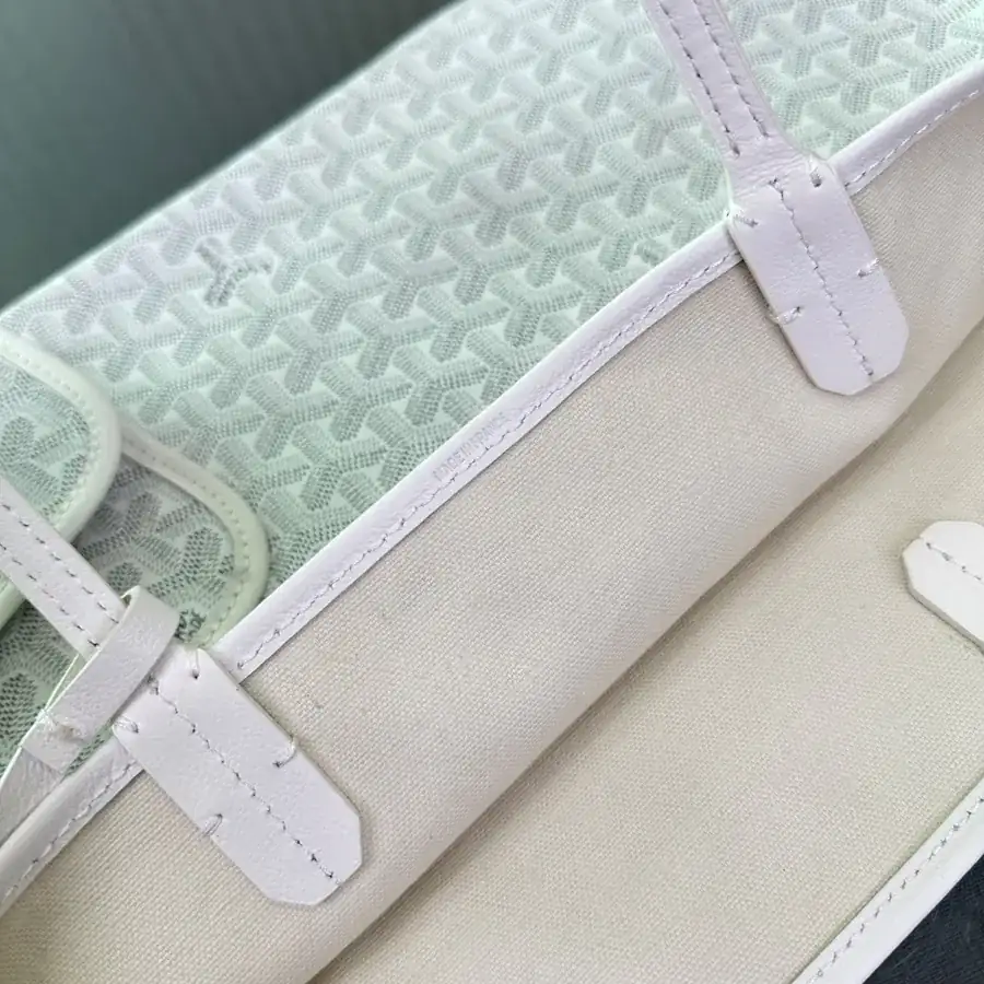Saint Louis Tote Bag Minimalist Design with Grained Calfskin and Linen