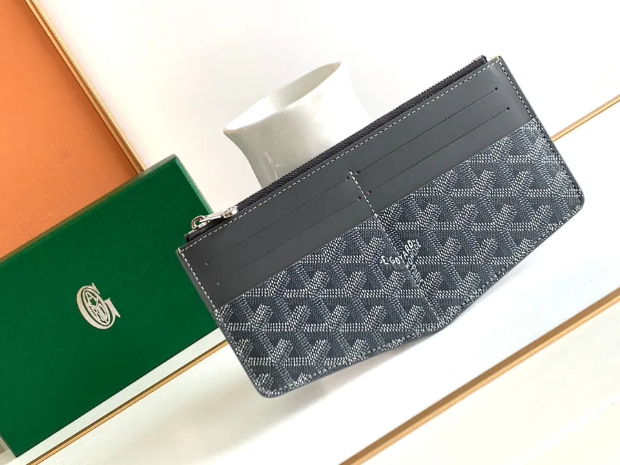 INSERT LOUISE Everyday Companion with Secure Zippered Compartment