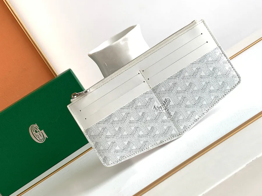 INSERT LOUISE Daily Companion Crossbody Bag