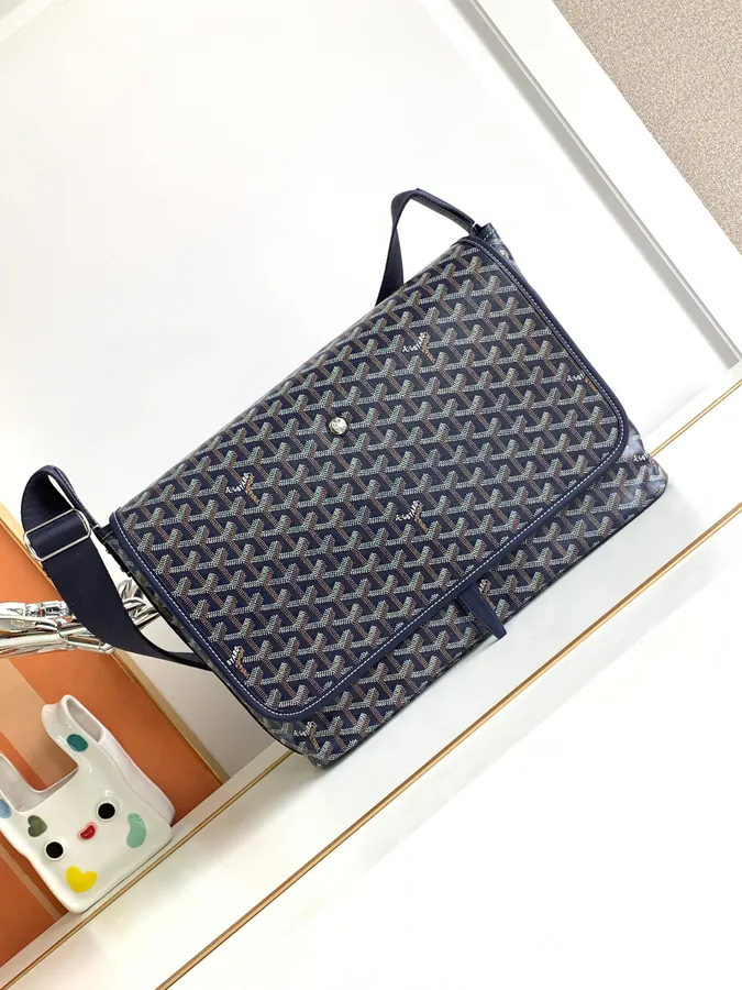 IEN Messenger Bag with A4 Capacity