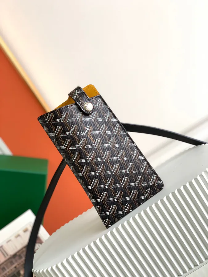 Goyard MontMartre GM Bucket Bag with Updated Capacity