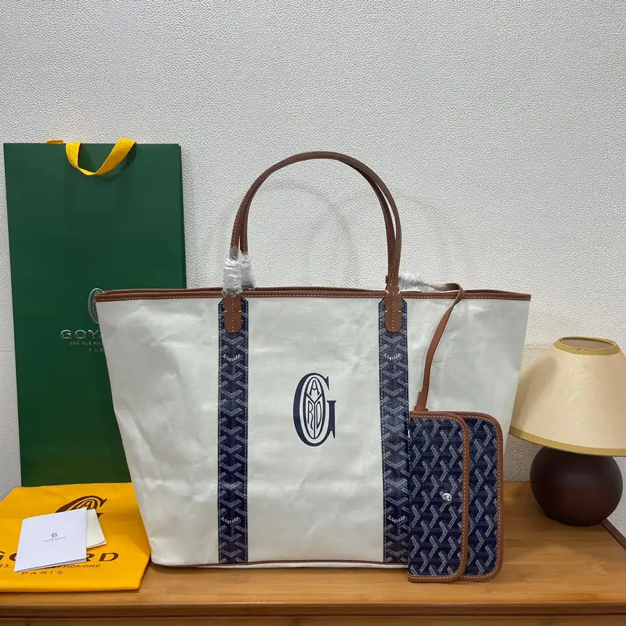 Goyard Saint Louis Bucket Bag Summer Style