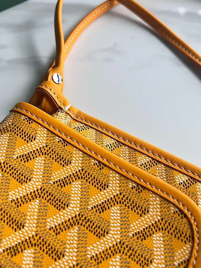 Goyard Envelope Bag Premium Italian Calfskin, Adjustable Strap, Versatile Carry