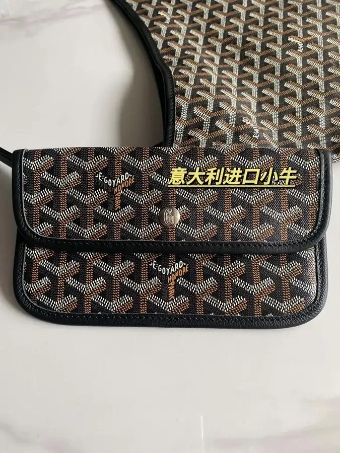 Goyard Hobo Shopping Bag with Artois Pattern and Tote Design