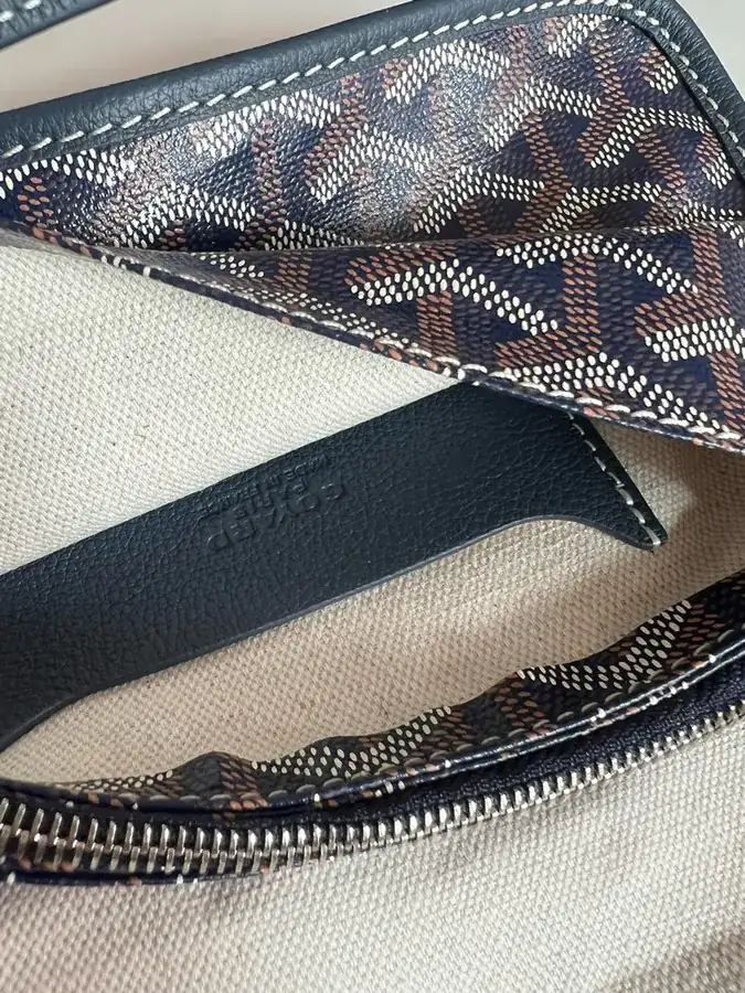 Goyard Envelope Bag Premium Italian Calfskin, Adjustable Strap, Daily Commute