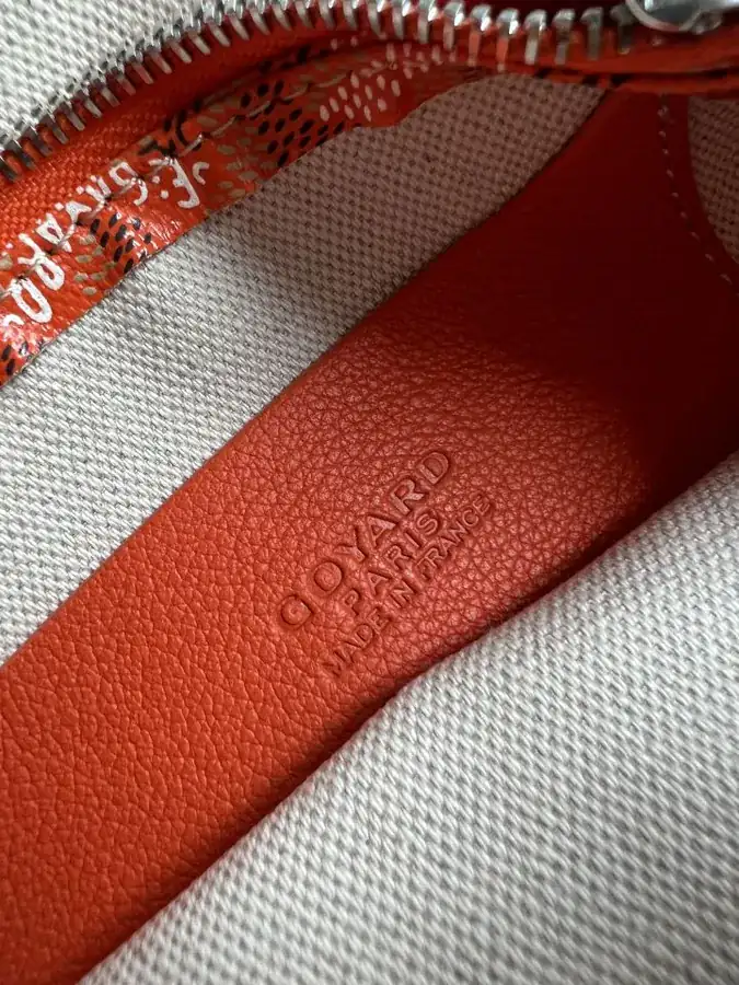 Goyard Envelope Bag Premium Italian Calfskin, Adjustable Strap, Versatile Carry