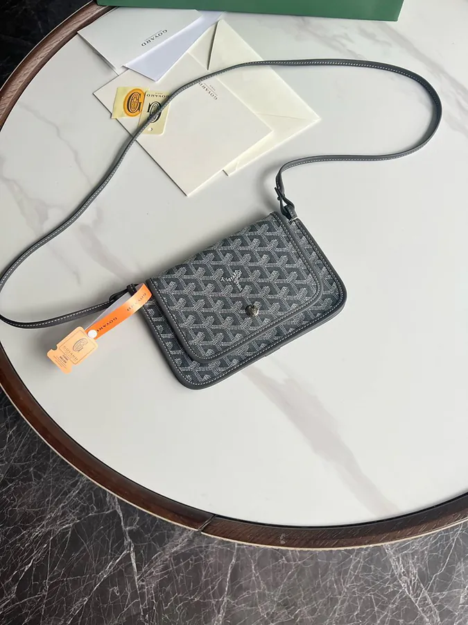 Goyard Envelope Bag Premium Italian Calfskin, Lightweight and Versatile