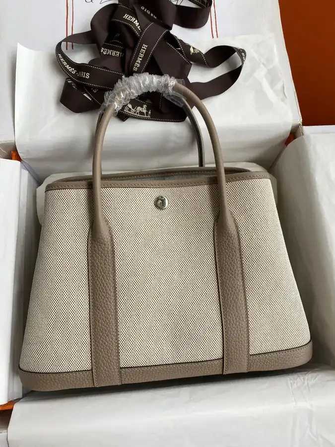 P950 Garden Party Garden Bag 30cm Semi Handmade