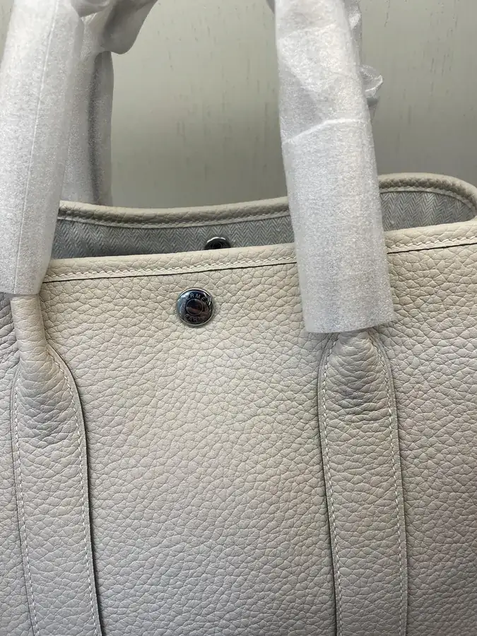P950 Garden Lemonade White Bucket Bag
