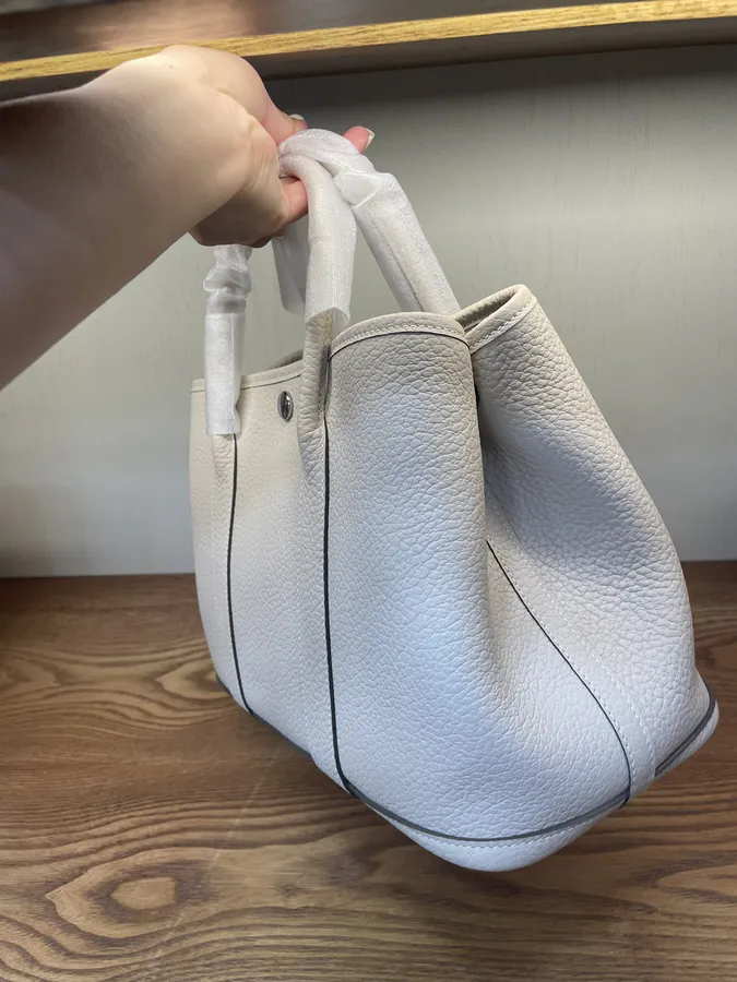 P950 Garden Lemonade White Bucket Bag
