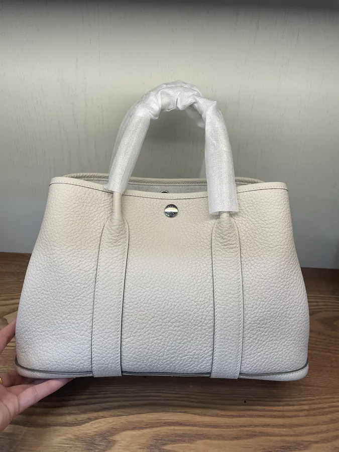 P950 Garden Lemonade White Bucket Bag