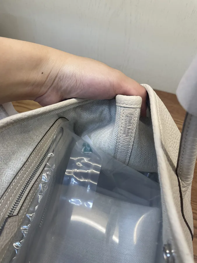 P950 Garden Lemonade White Bucket Bag