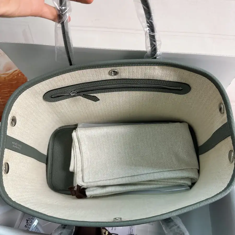 P950 Garden Party Bucket Bag with Semi Handmade Craftsmanship