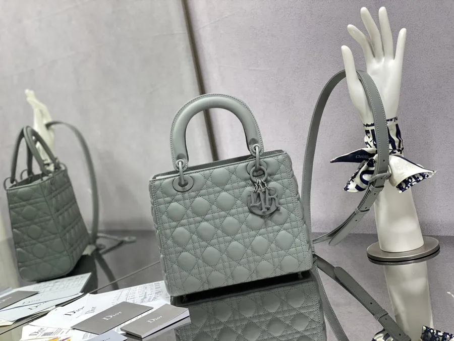 P750 Lady 5 Compartment Matte Leather Rock Collection