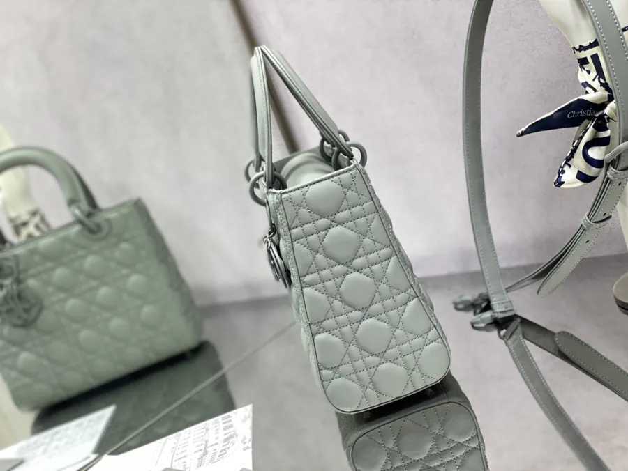 P750 Lady 5 Compartment Matte Leather Rock Collection