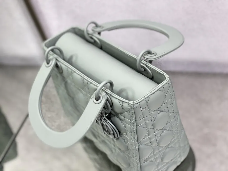 P750 Lady 5 Compartment Matte Leather Rock Collection
