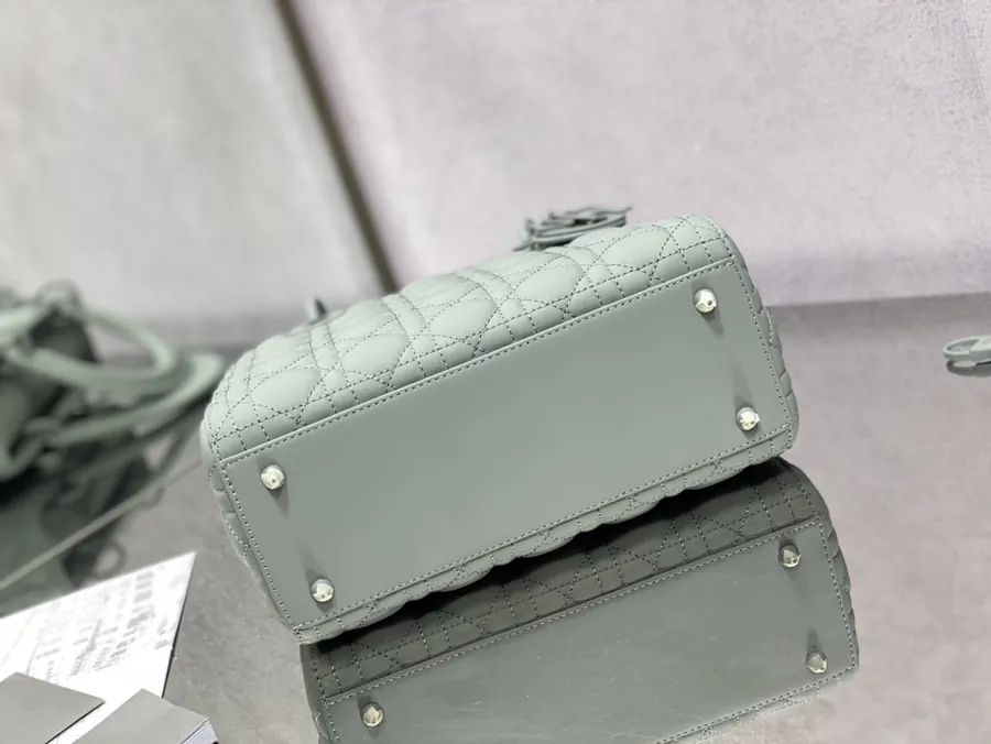 P750 Lady 5 Compartment Matte Leather Rock Collection