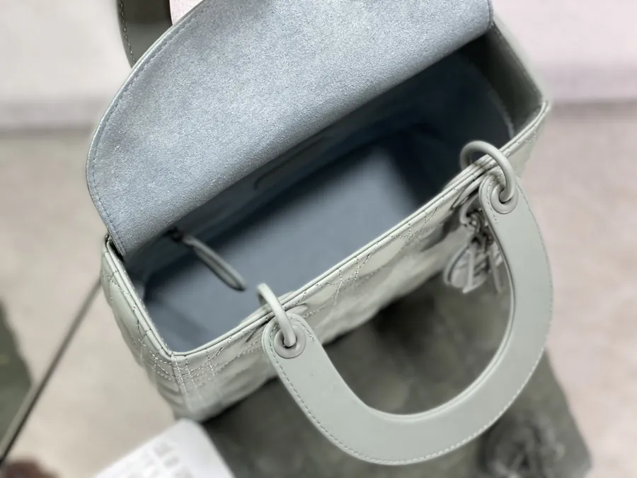 P750 Lady 5 Compartment Matte Leather Rock Collection